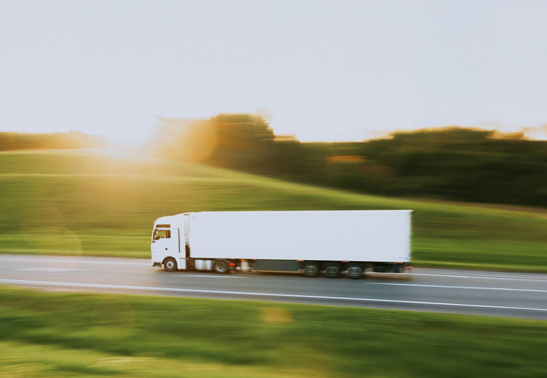 Modernes Bienek-Kühlfahrzeug für temperaturgeführten Lebensmitteltransport
